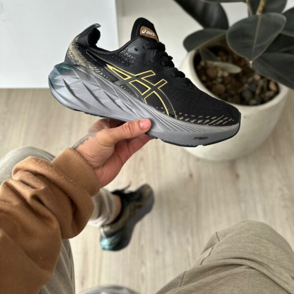 Asics Nimbus Hombre